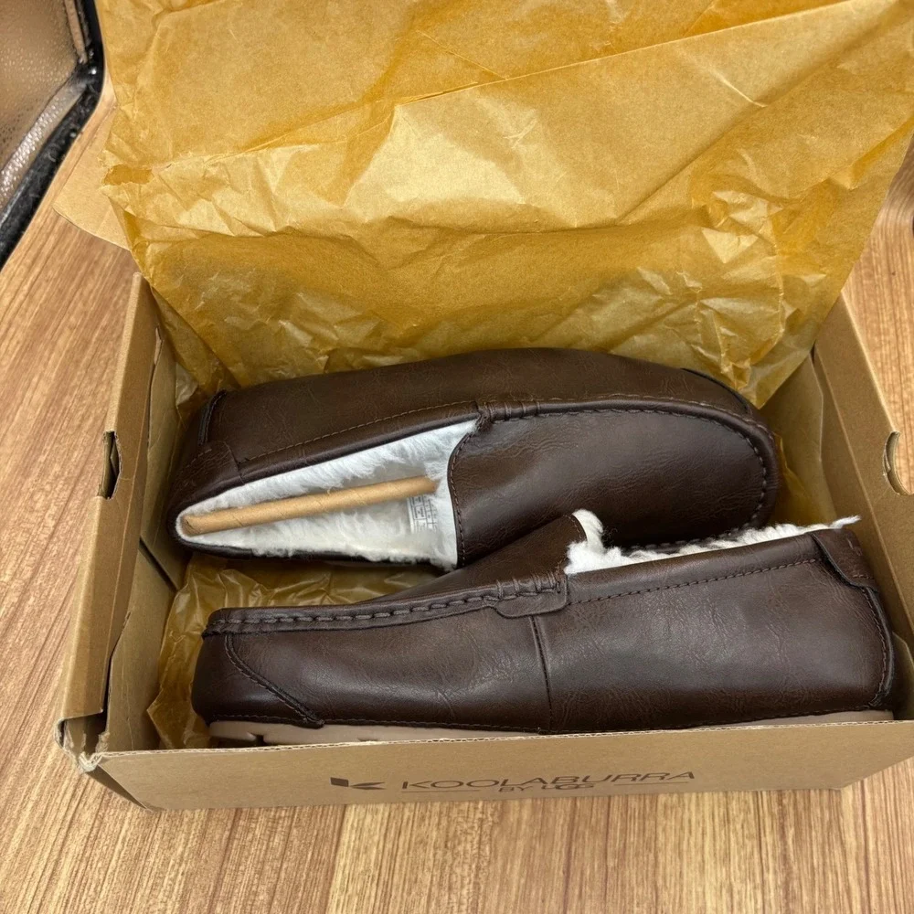 Koolaburra by UGG Tipton Smooth Moccasin Men Size 10 Brown Faux Fur Slippers NEW